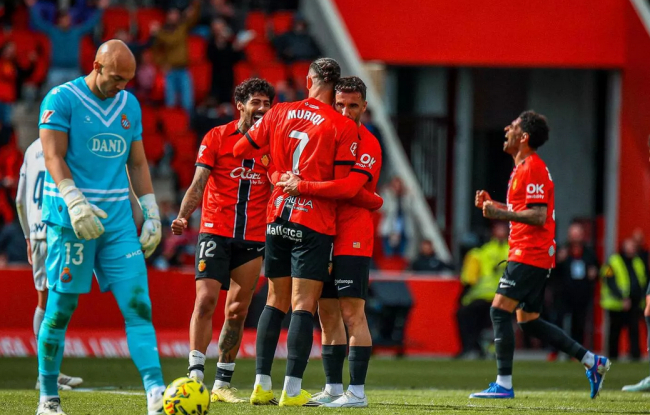 Remontada vital del RCD Mallorca ante el RCD Espanyol (2-1)