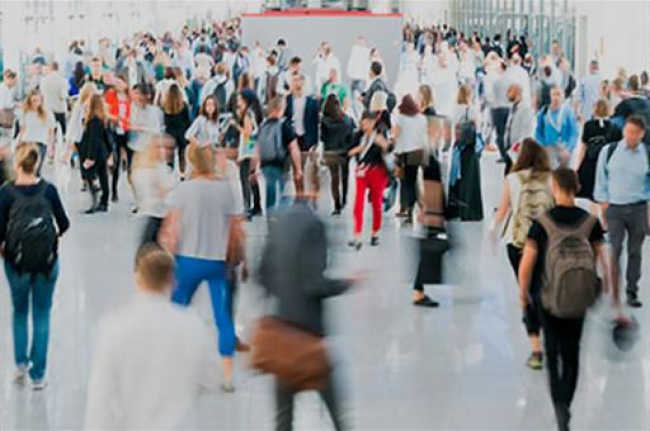 La población extranjera con documentación de residencia en vigor alcanza los 7,5 millones en España y crece un 4,5% en el último año