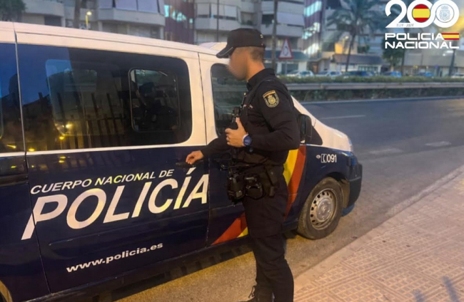 La Policía Nacional detiene a un varón por tres robos con fuerza en centros deportivos y sociales