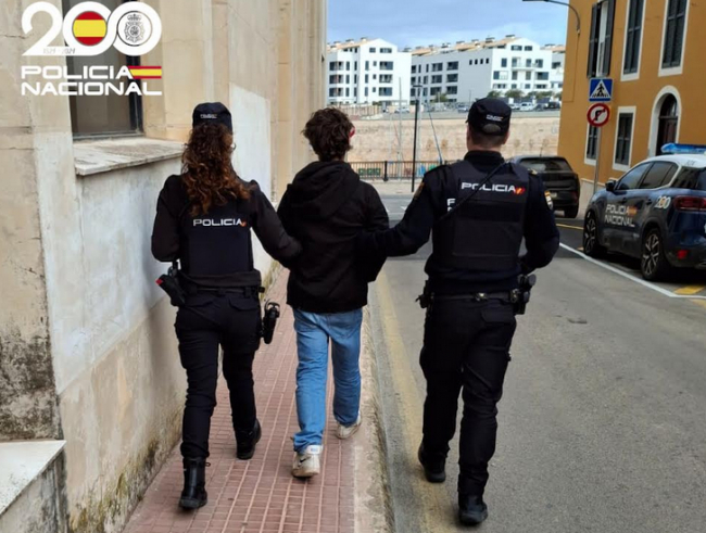 Detenido por golpear en la cabeza a un sexagenario propietario de la vivienda que había ocupado ilegalmente 