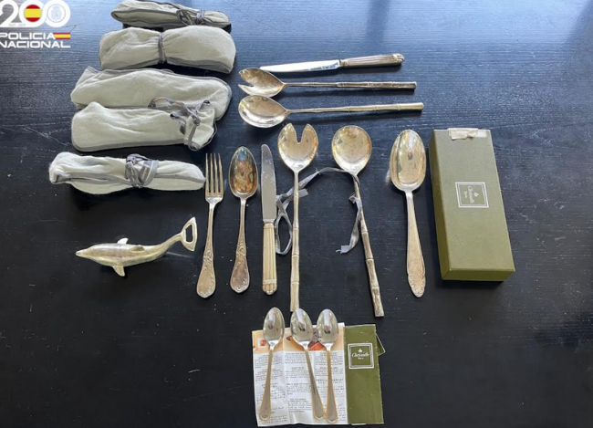 La Policía Nacional detiene a dos  varones por sustraer más de 2.500 euros en metálico en varios robos     