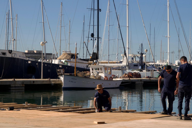 Más de 200 profesionales ultiman el recinto ferial que acogerá la próxima edición del Palma International Boat Show