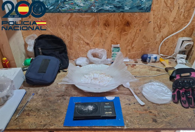 La Policía Nacional detiene a tres varones por venta de drogas en Son Banya