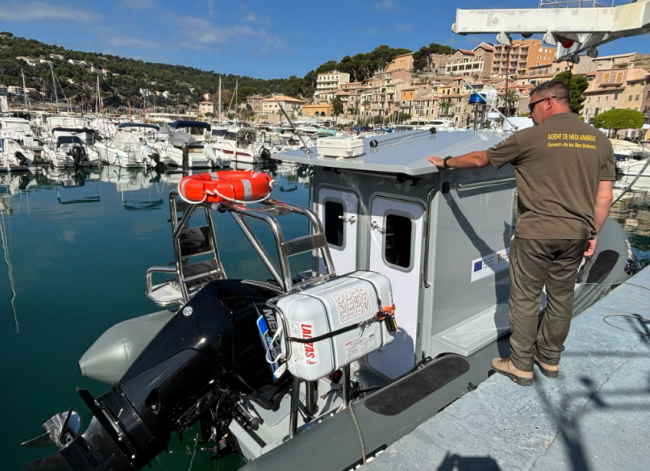El Govern recibe la primera de las seis embarcaciones que ha adquirido para reforzar la vigilancia marina, con una inversión de más de un millón de euros
