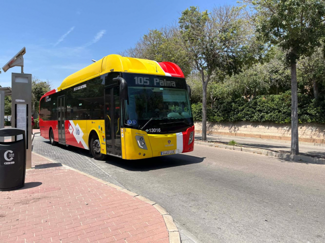 El 51 % de los trabajadores hoteleros de Calvià utiliza el transporte público para ir al trabajo