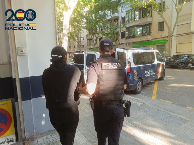 La Policía Nacional detiene a una fugitiva que estaba siendo buscada por las autoridades francesas