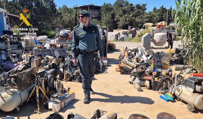 La Guardia Civil lleva a cabo la inspección de una finca rústica de Formentera