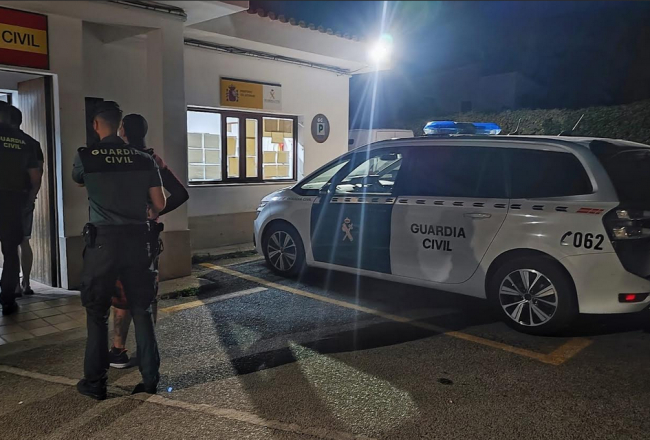 La Guardia Civil detiene 'in fraganti' a un hombre que entró a robar en una gasolinera