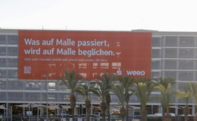 El Govern exige a AENA la retirada inmediata de la campaña publicitaria que vincula Mallorca con el turismo de excesos