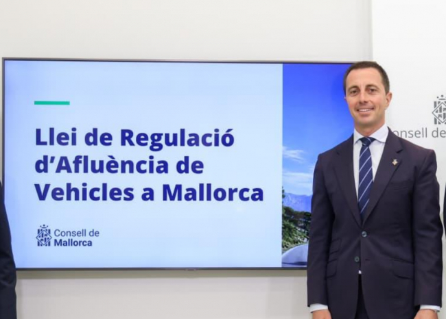 Se establecerá un techo en la entrada de vehículos y de coches de alquiler, así como una tasa por vehículo