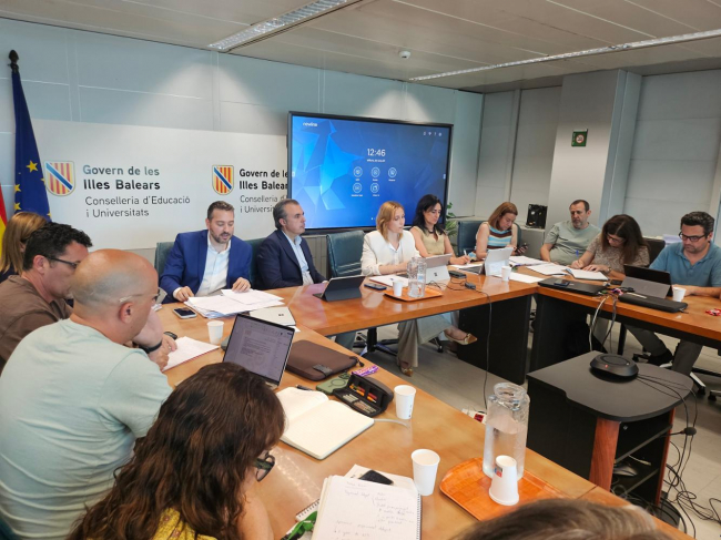 Educación garantizará la equiparación salarial del personal de 0 a 3 años en el curso 2026/27, pendiente del acuerdo entre patronal y sindicatos