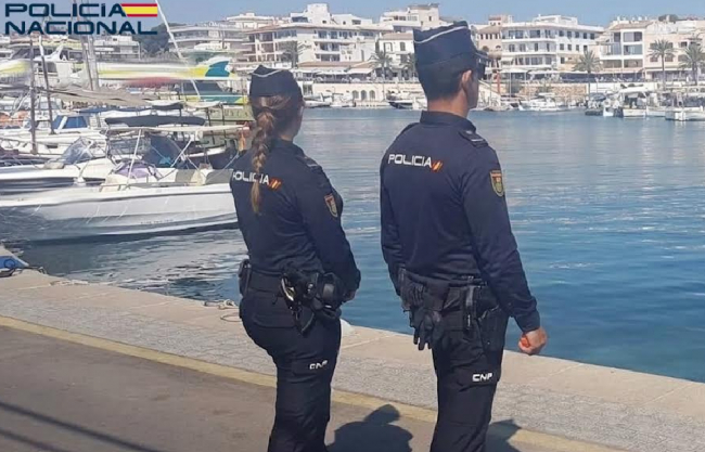 La Policía Nacional detiene a un hombre por varios incidentes en las inmediaciones de la comisaría de Ibiza