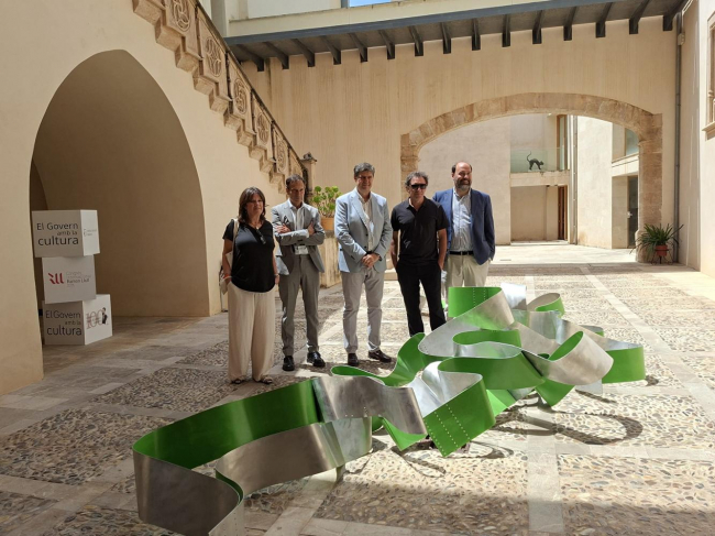 La Dirección General de Cultura inaugura la escultura Posidònia, de Juan Carlos Nadal