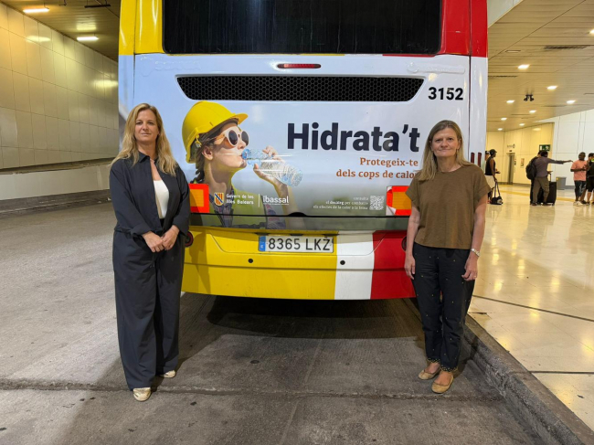 El Govern adelanta un mes la campaña de prevención frente al calor en los autobuses del TIB 