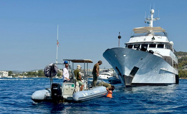 El Govern consolida la protección de la posidonia con veinte embarcaciones de vigilancia operativas en las cuatro islas