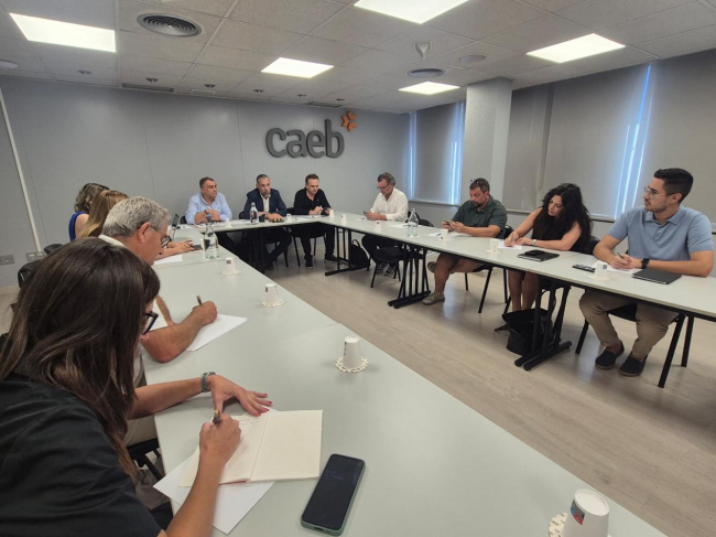 El Govern informa a las empresas de CAEB sobre las ayudas para la industria y la construcción para paliar el impacto de la guerra 
