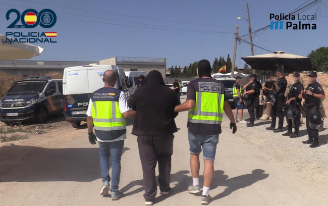 La Policía Nacional detiene a siete personas en el poblado de Son Banya