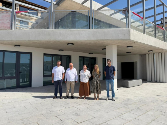 El Govern finaliza las obras del nuevo edificio multiusos del puerto de Cala Rajada