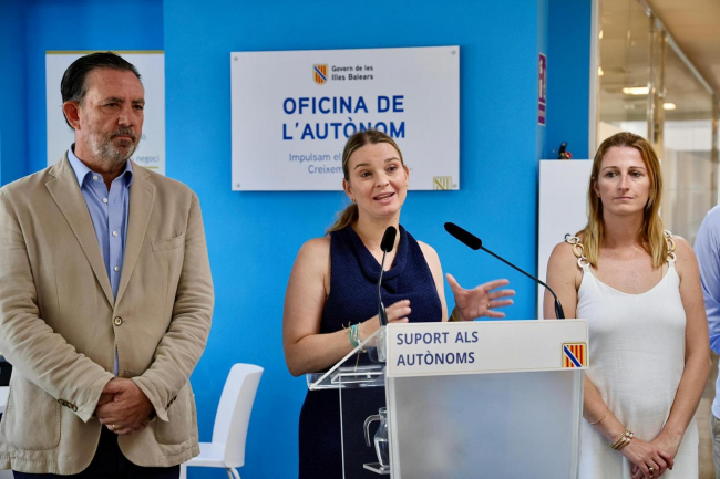 La presidenta Prohens inaugura la primera oficina del autónomo de las Illes Balears y anuncia el Escudo del Autónomo