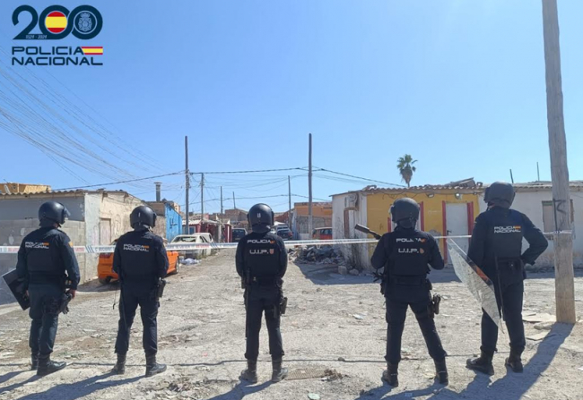 La Policía Nacional detiene a cinco hombres por vender sustancias estupefacientes