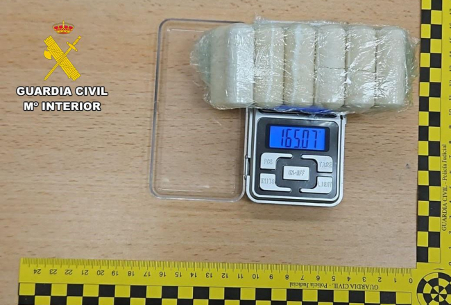 La Guardia Civil ha detenido a una persona por tráfico de drogas