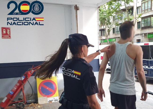 La Policía Nacional detiene a un hombre por intimidar a una persona de avanzada edad para sustraerle dinero en Palma
