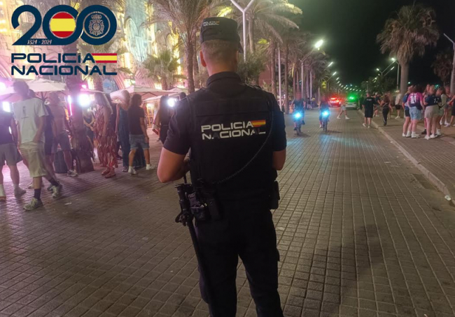 La Policía Nacional de Palma detiene a tres hombres por patear y agredir sexualmente a una mujer