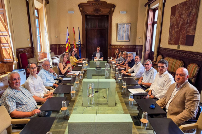 El Govern comienza a desplegar la colaboración social administrativa para agilizar los trámites a los ciudadanos