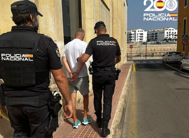 La Policía Nacional detiene a un varón por sustraer decenas de objetos de varios establecimientos en Ciutadella de Menorca