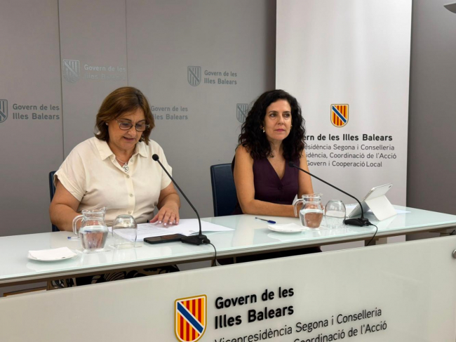 El Govern alerta de la consolidación de la nueva ruta migratoria hacia las Illes Balears: más de 11.000 personas llegadas en patera en un año y medio y 880 menores acogidos