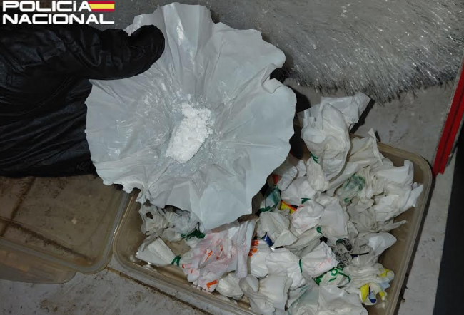 La Policía Nacional detiene a un varón por tráfico de drogas tras el hallazgo de droga que escondía en un garaje