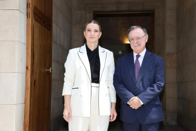 La presidenta Prohens recibe al presidente de Ceuta previamente a su despacho con el rey Felipe VI en Marivent