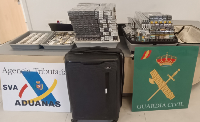 Incautadas 2.100 cajetillas de tabaco de contrabando en el Aeropuerto de Ibiza