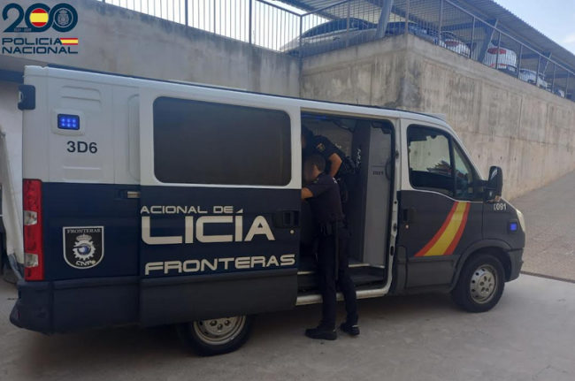 La Policía Nacional de Ibiza detiene a 14 patrones de pateras 