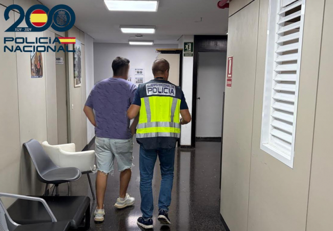 La Policía Nacional detiene a un hombre por cobrar faenas de la empresa para la que trabajaba y quedarse el dinero