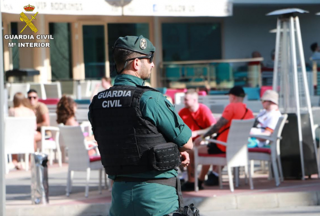 La Guardia Civil detiene a un hombre por los delitos de atentado a agente de la autoridad, resistencia y desobediencia en Magaluf
