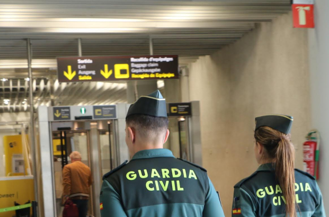 La Guardia Civil ha detenido a una persona por el hurto de perfumes en el Aeropuerto de Palma