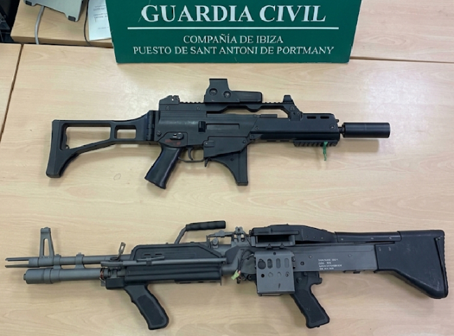 La Guardia Civil interviene dos armas largas de aire comprimido a una persona tras exhibir una de ellas en la vía pública
