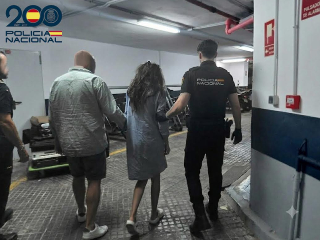 La Policía Nacional detiene a un hombre y a una mujer por retener a una persona en contra de su voluntad