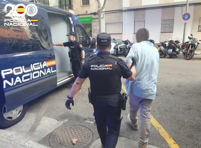 La Policía Nacional detiene a un técnico por sustraer más de 146.000 euros del interior de cajeros automáticos