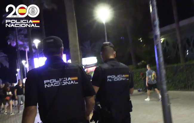 La Policía Nacional levantó 116 actas por incautación de drogas y detuvo a dos personas durante el cierre de las discotecas en Ibiza