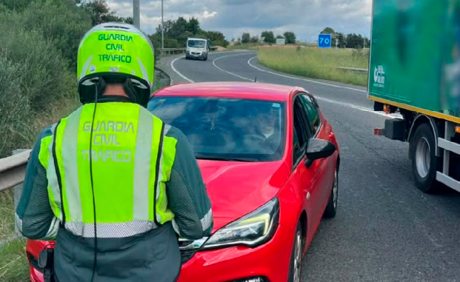 La Guardia Civil refuerza la vigilancia y control en las carreteras de Baleares, con motivo de la Campaña especial de distracciones